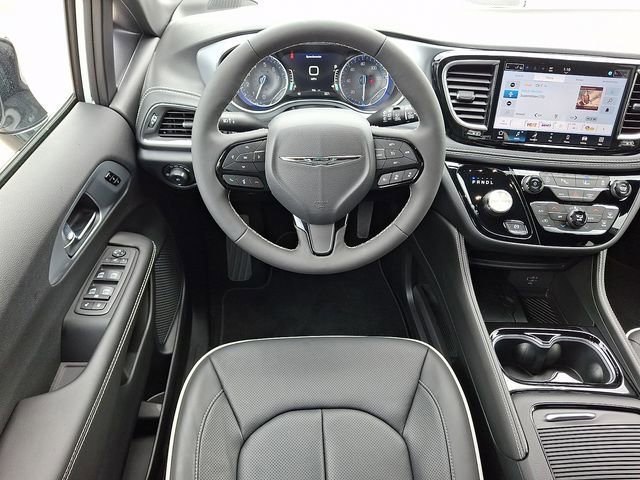 Used 2026 Chrysler Pacifica Limited w/ S Appearance Package AWD/4WD image 14
