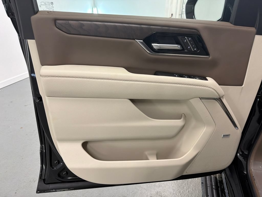 New 2026 GMC Yukon XL Denali w/ Denali Reserve Package AWD/4WD image 12