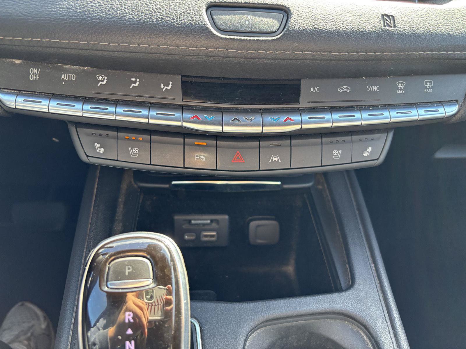Used 2020 Cadillac XT4 Premium Luxury AWD/4WD image 23