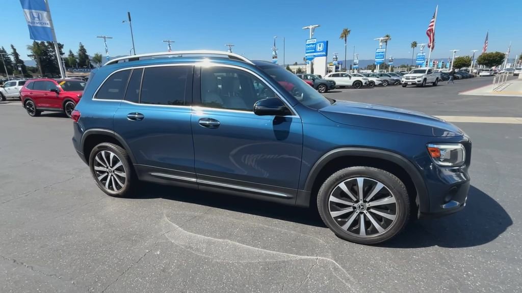 Used 2021 Mercedes-Benz GLB 250 w/ Premium Package image 2