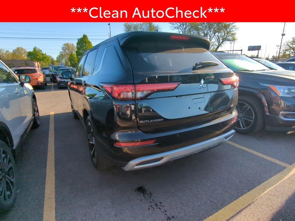 Used 2024 Mitsubishi Outlander SE image 4