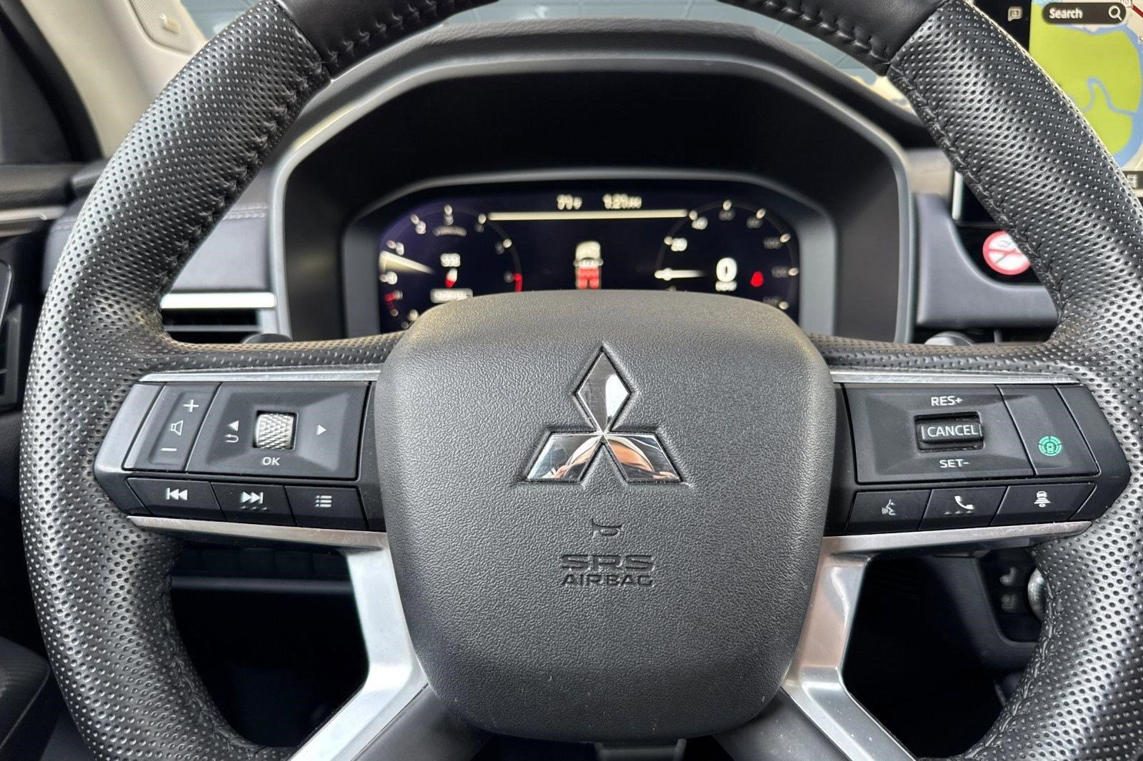 Used 2025 Mitsubishi Outlander SEL image 16