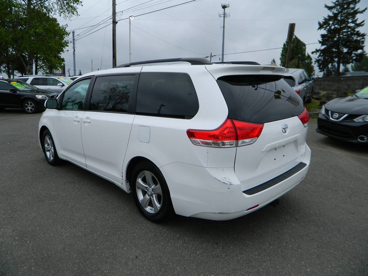 Used 2013 Toyota Sienna LE FWD image 6