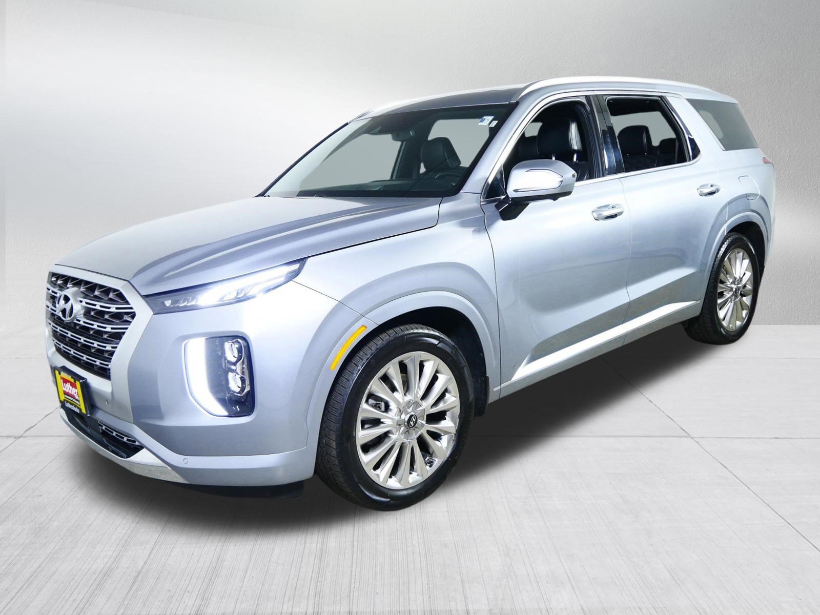 Used 2020 Hyundai Palisade Limited w/ Winter Weather Package AWD/4WD image 3