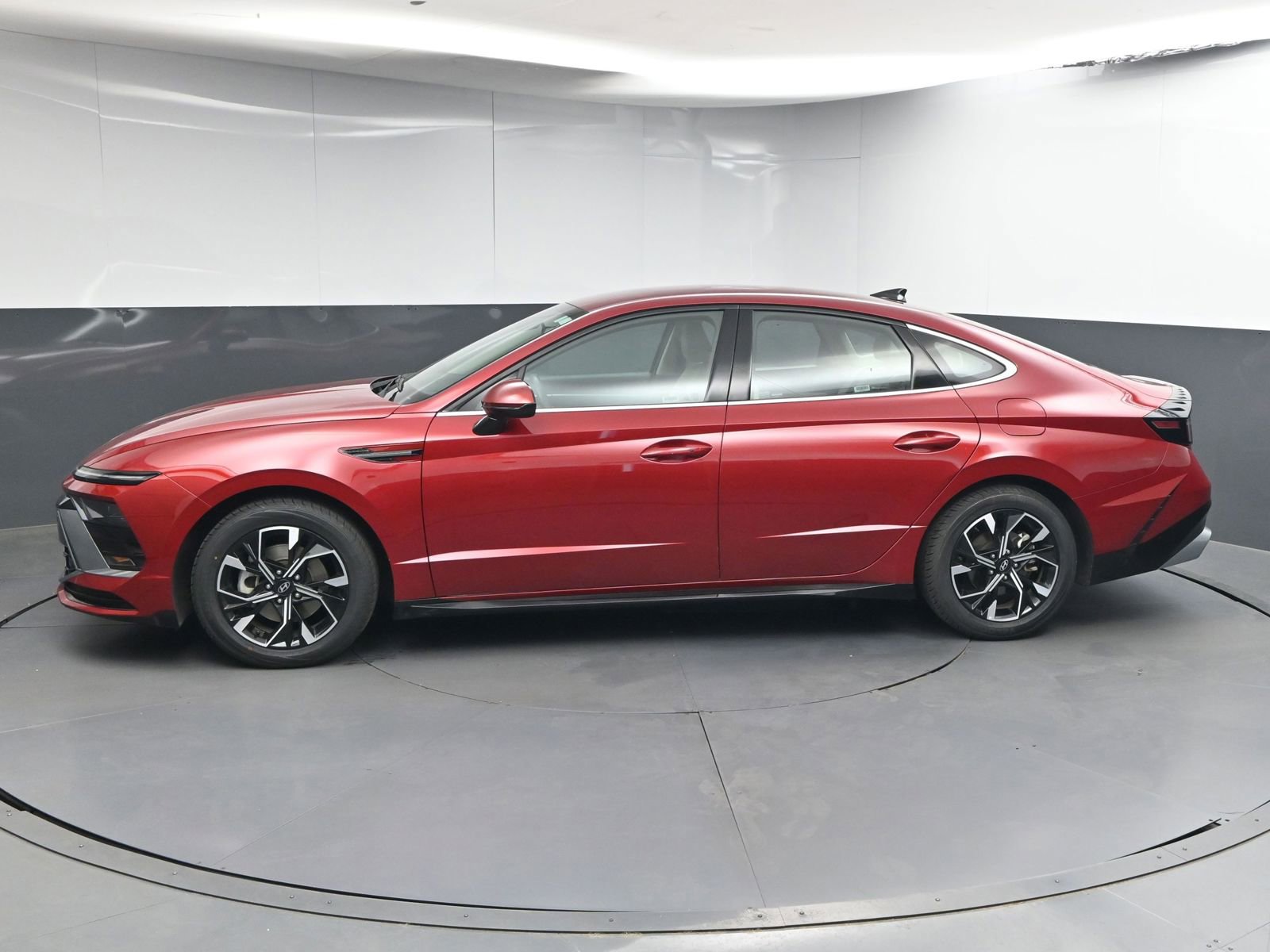 Used 2025 Hyundai Sonata SEL image 4