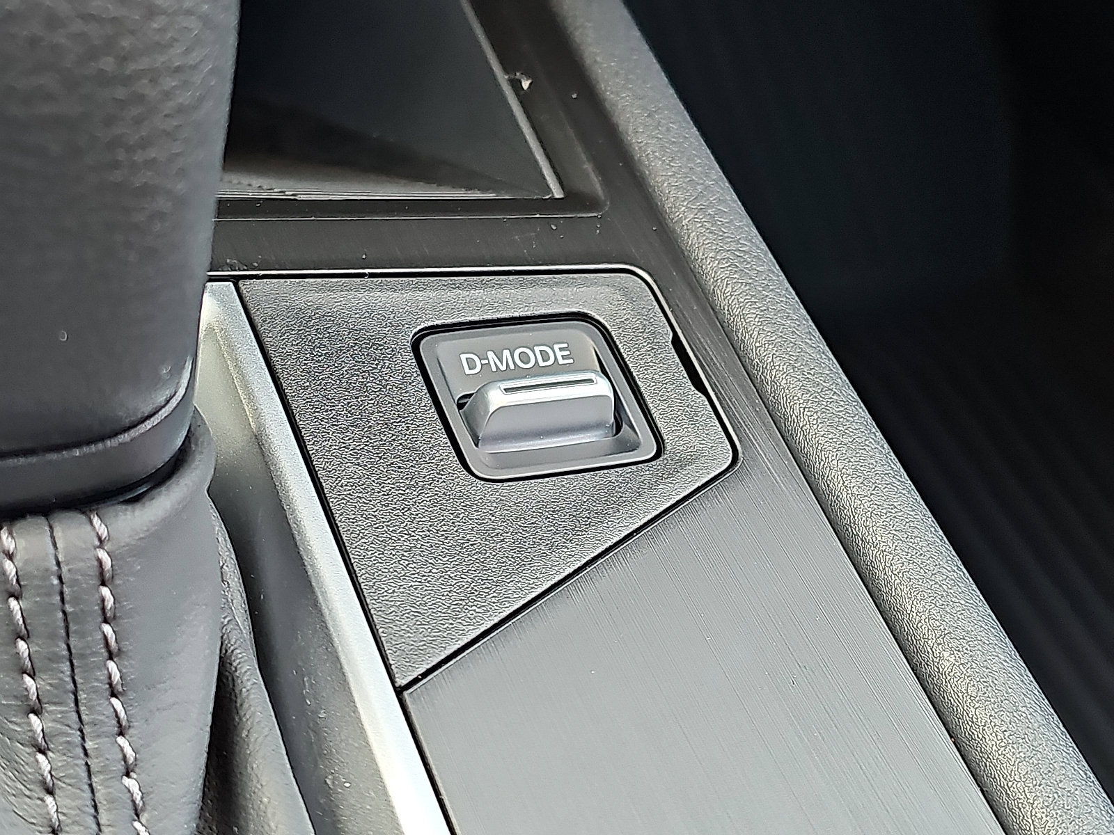 Certified 2025 Nissan Kicks S image 23