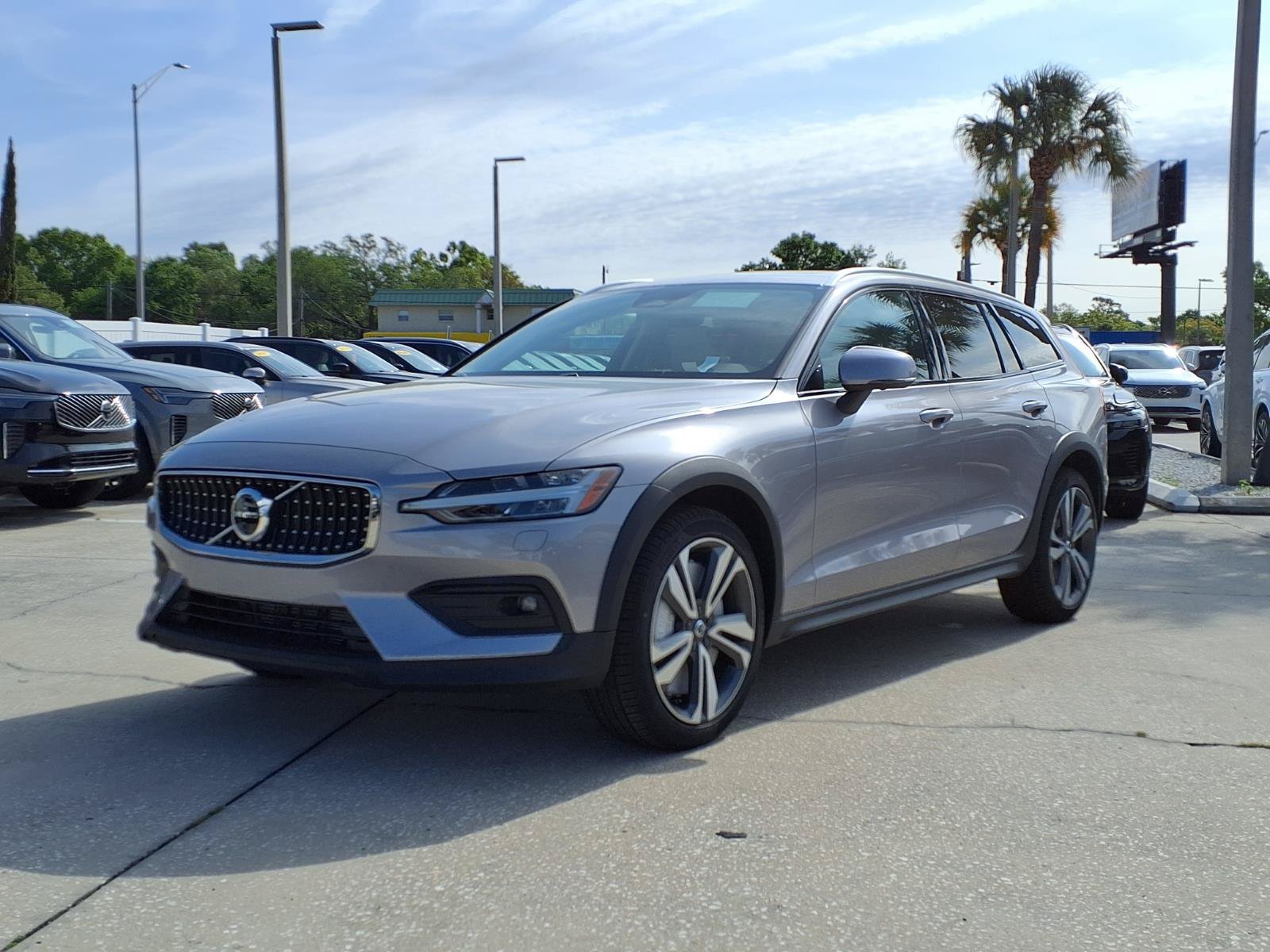 New 2026 Volvo V60 B5 Cross Country Plus w/ Protection Package Premier AWD/4WD image 3