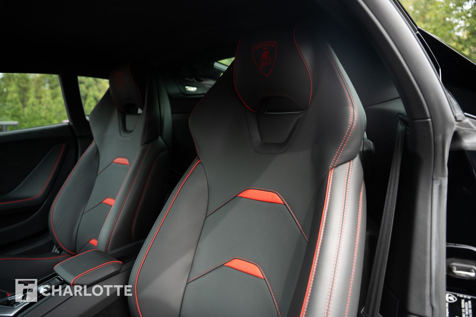 Used 2020 Lamborghini Huracan EVO RWD image 22