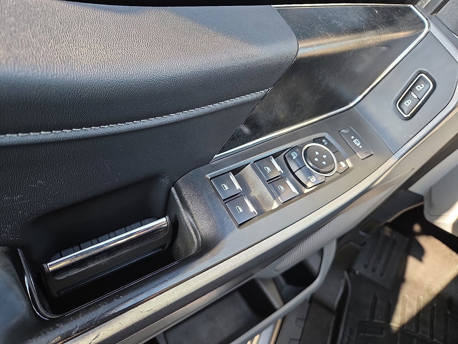 Used 2023 Ford F250 XLT w/ Black Appearance Package image 13