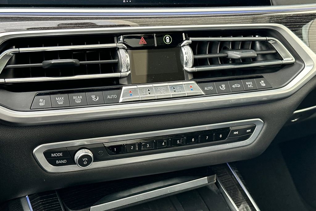 Used 2019 BMW X7 xDrive50i w/ M Sport Package AWD/4WD image 25