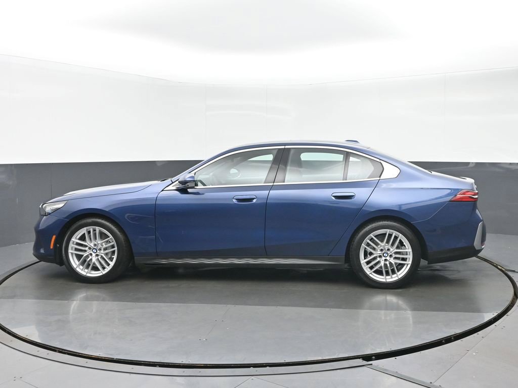 Used 2024 BMW 530i xDrive w/ Premium Package AWD/4WD image 6