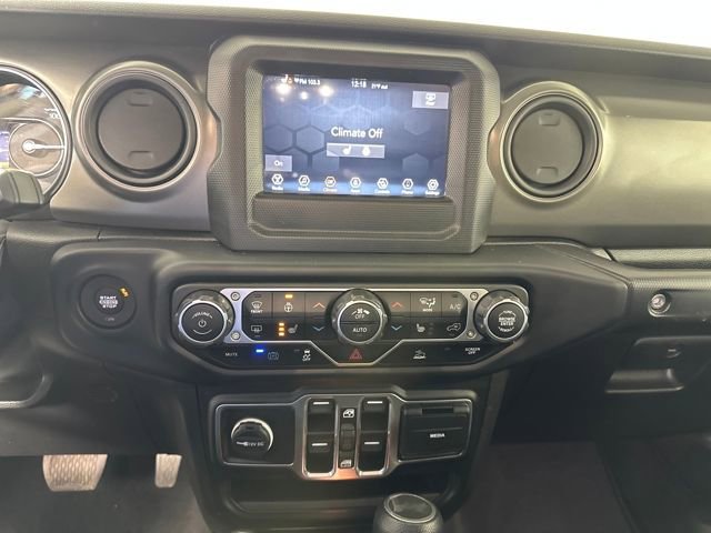 Used 2023 Jeep Wrangler Unlimited w/ Cold Weather Group image 21