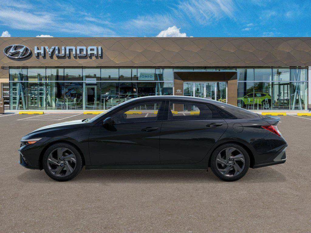 New 2026 Hyundai Elantra SEL Sport FWD image 3