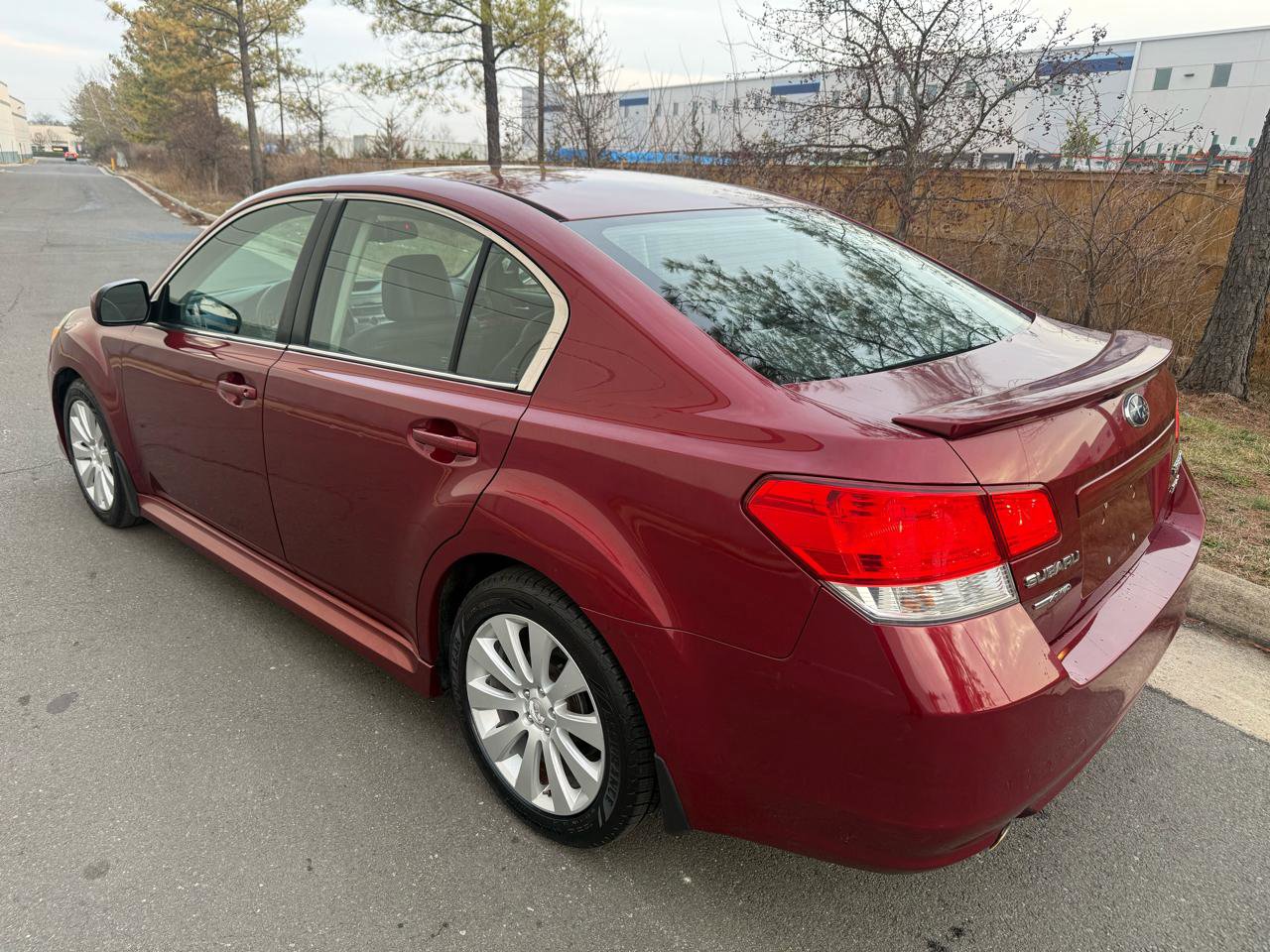 Used 2010 Subaru Legacy 3.6R Limited w/ Appearance Package 1F image 3