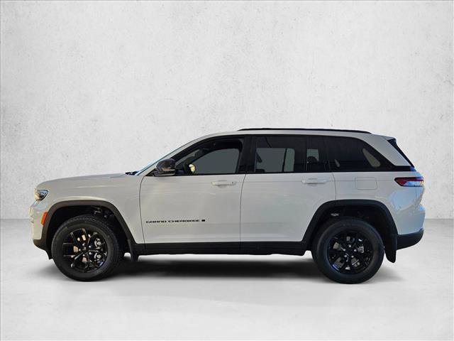 New 2025 Jeep Grand Cherokee Altitude w/ MOPAR Finishing Package AWD/4WD image 5