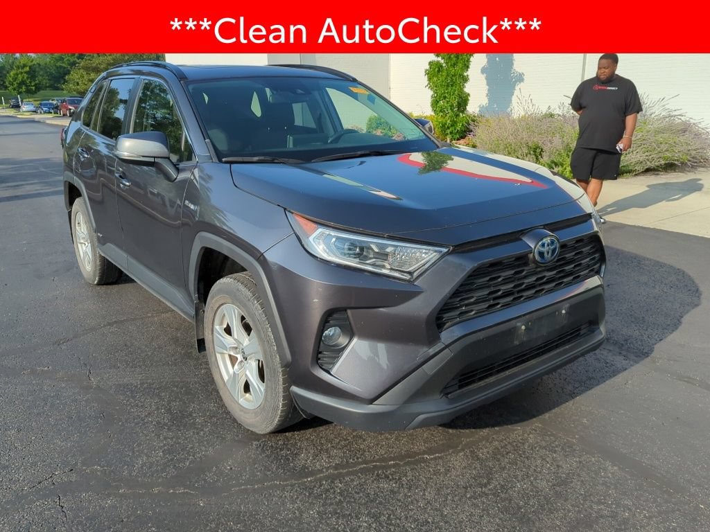 Used 2020 Toyota RAV4 XLE w/ Convenience Package AWD/4WD image 3