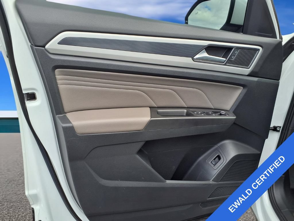 Used 2023 Volkswagen Atlas Cross Sport SEL AWD/4WD image 13