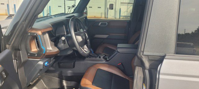 Used 2022 Ford Bronco Outer Banks image 4
