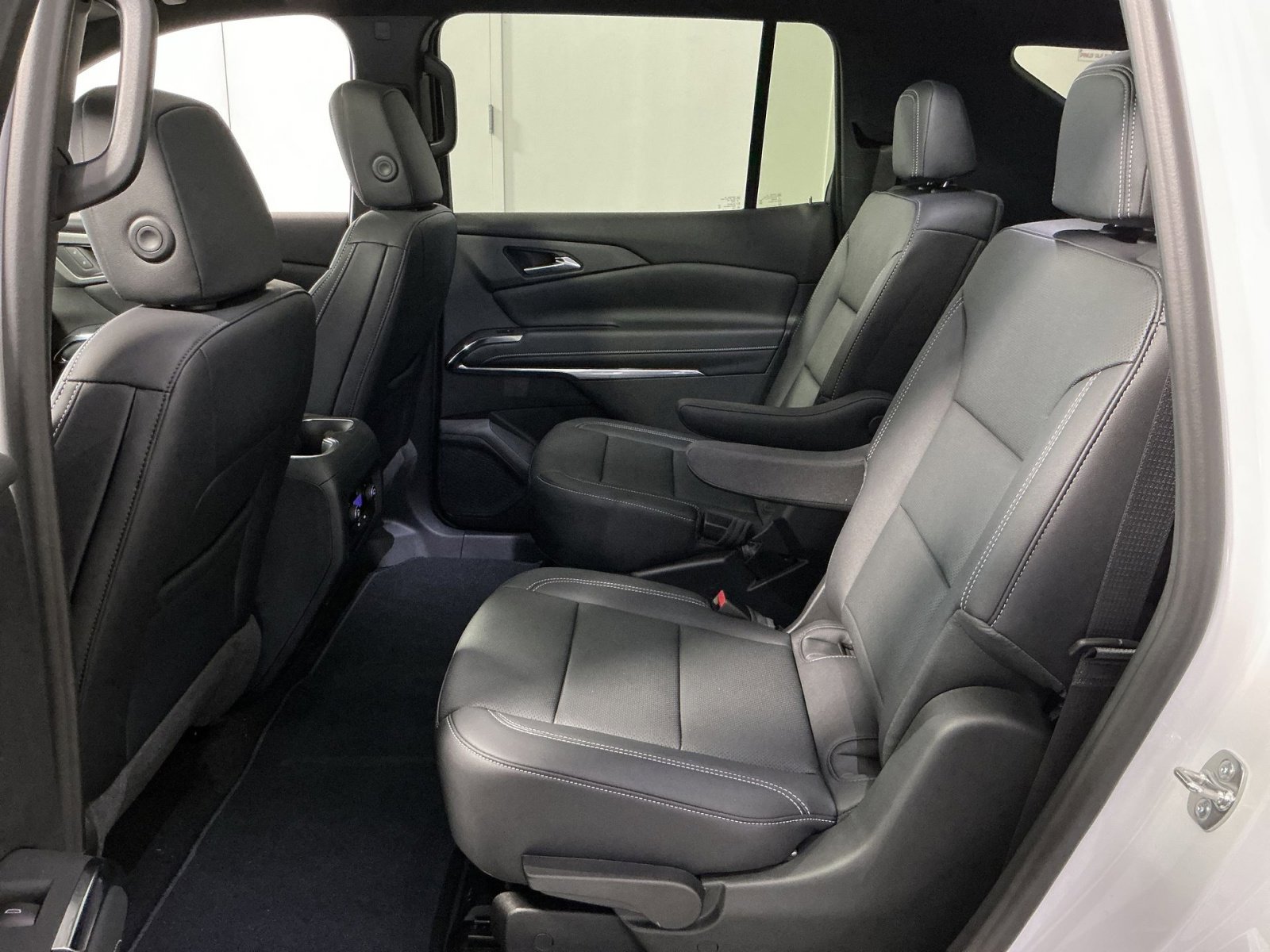 New 2026 Chevrolet Traverse LT FWD image 25