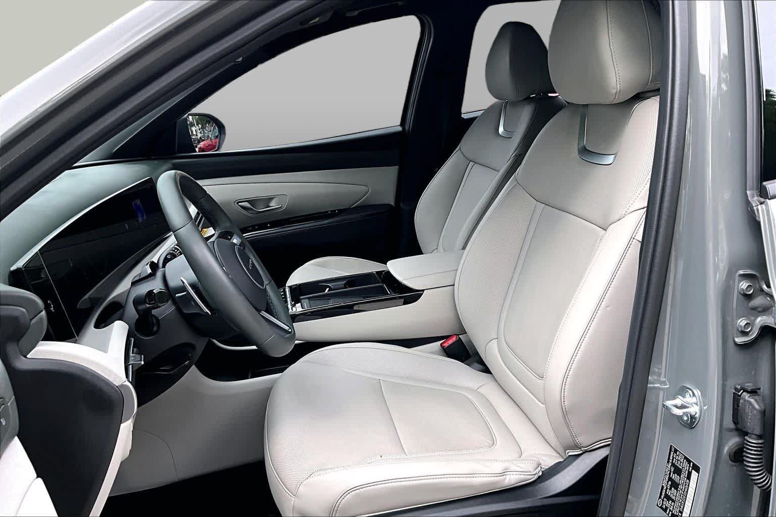 Used 2025 Hyundai Tucson Limited FWD image 8