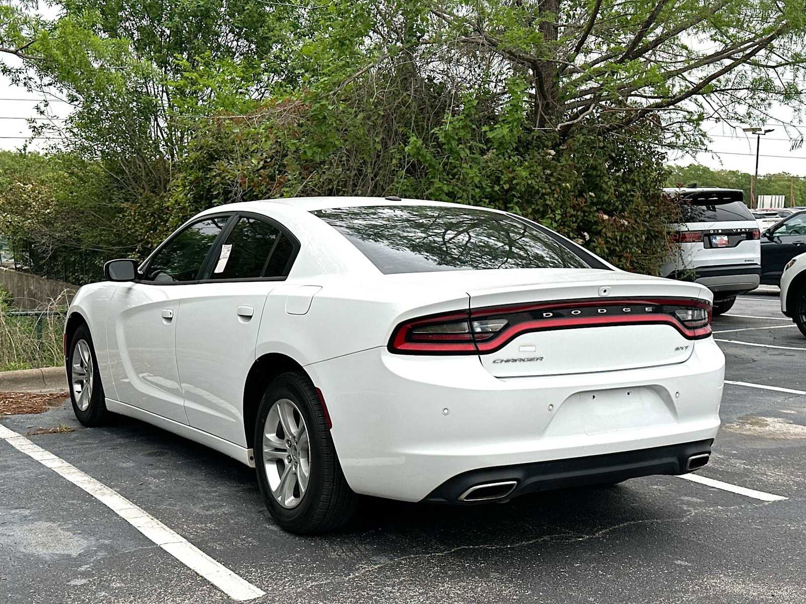 Used 2018 Dodge Charger SXT RWD image 4