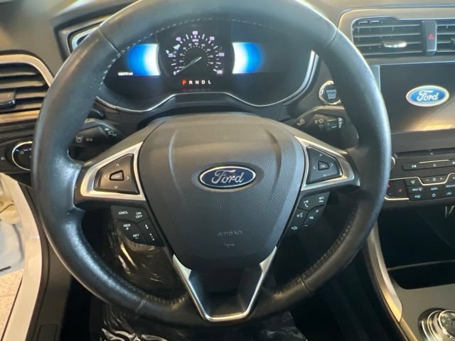 Used 2017 Ford Fusion SE w/ Equipment Group 602A FWD image 13