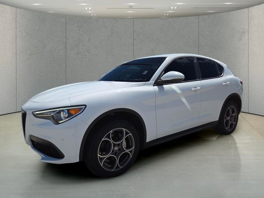 Used 2023 Alfa Romeo Stelvio Sprint image 7