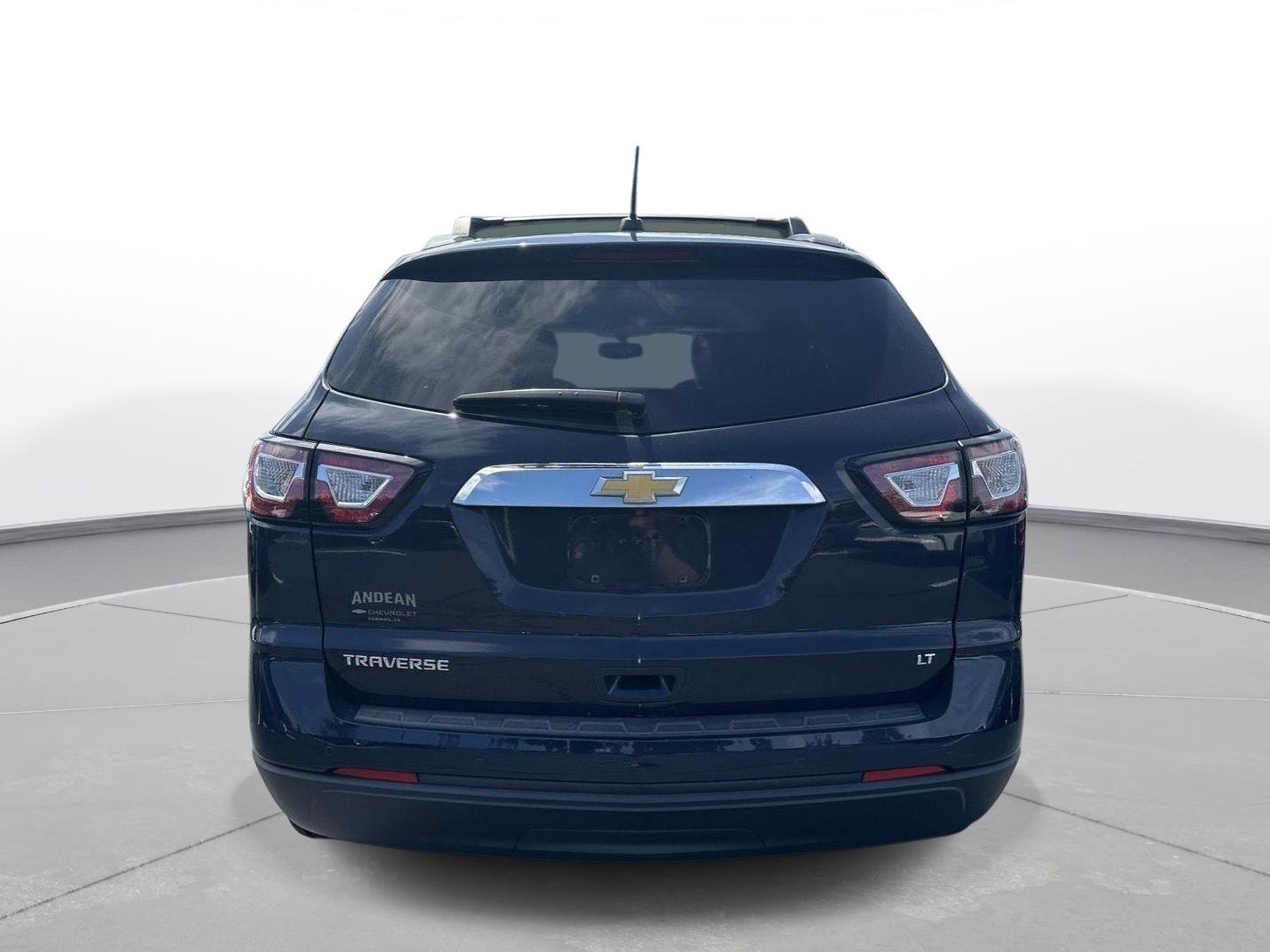 Used 2017 Chevrolet Traverse LT w/ Style and Technology Package FWD image 7