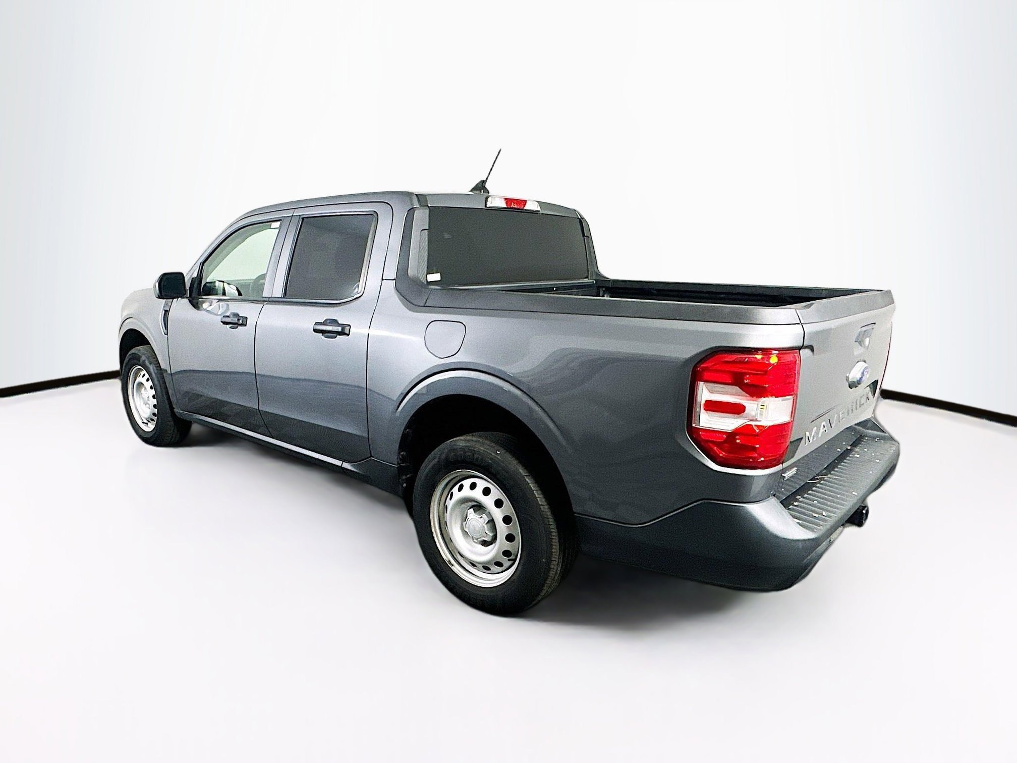 Used 2022 Ford Maverick XL FWD image 5