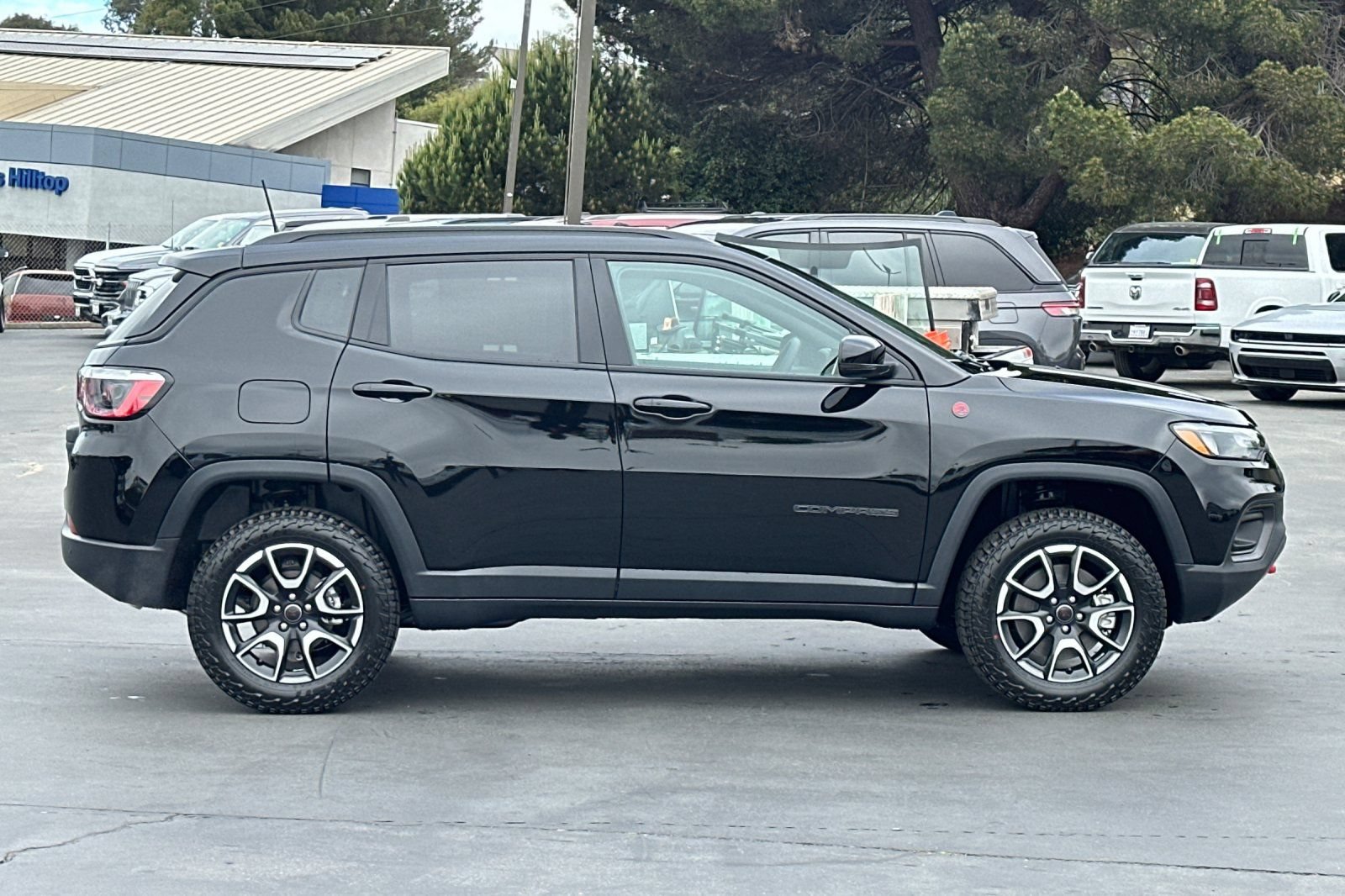 New 2026 Jeep Compass Trailhawk image 3