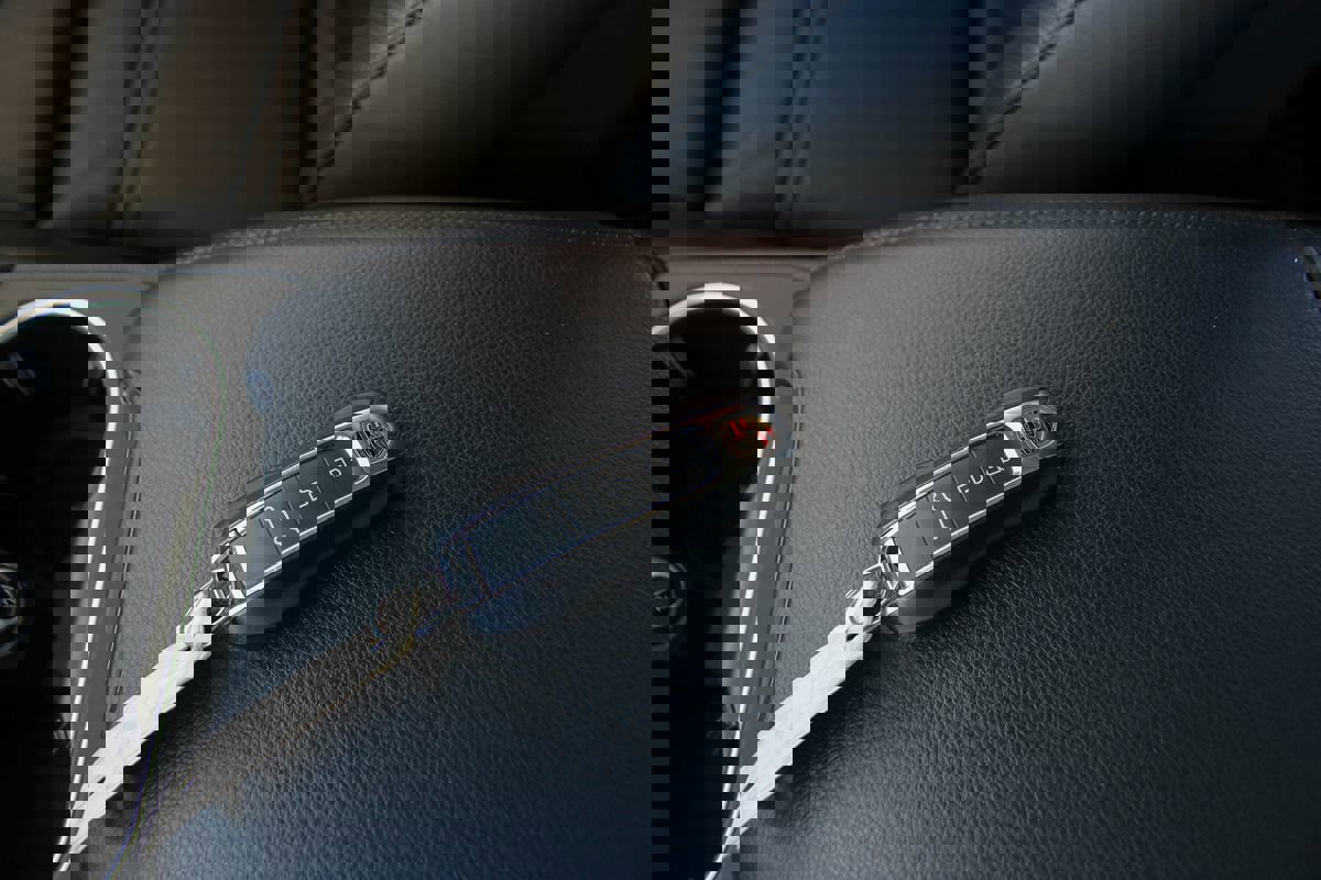 Used 2023 Porsche Cayenne Platinum Edition image 39