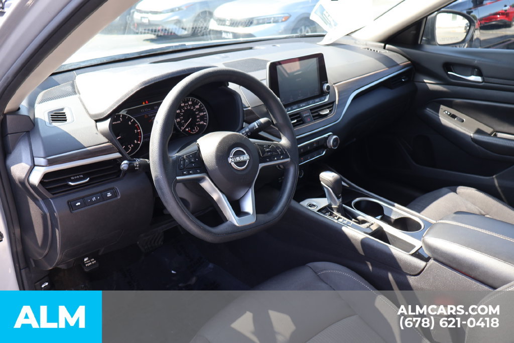 Used 2024 Nissan Altima 2.5 SV FWD image 9
