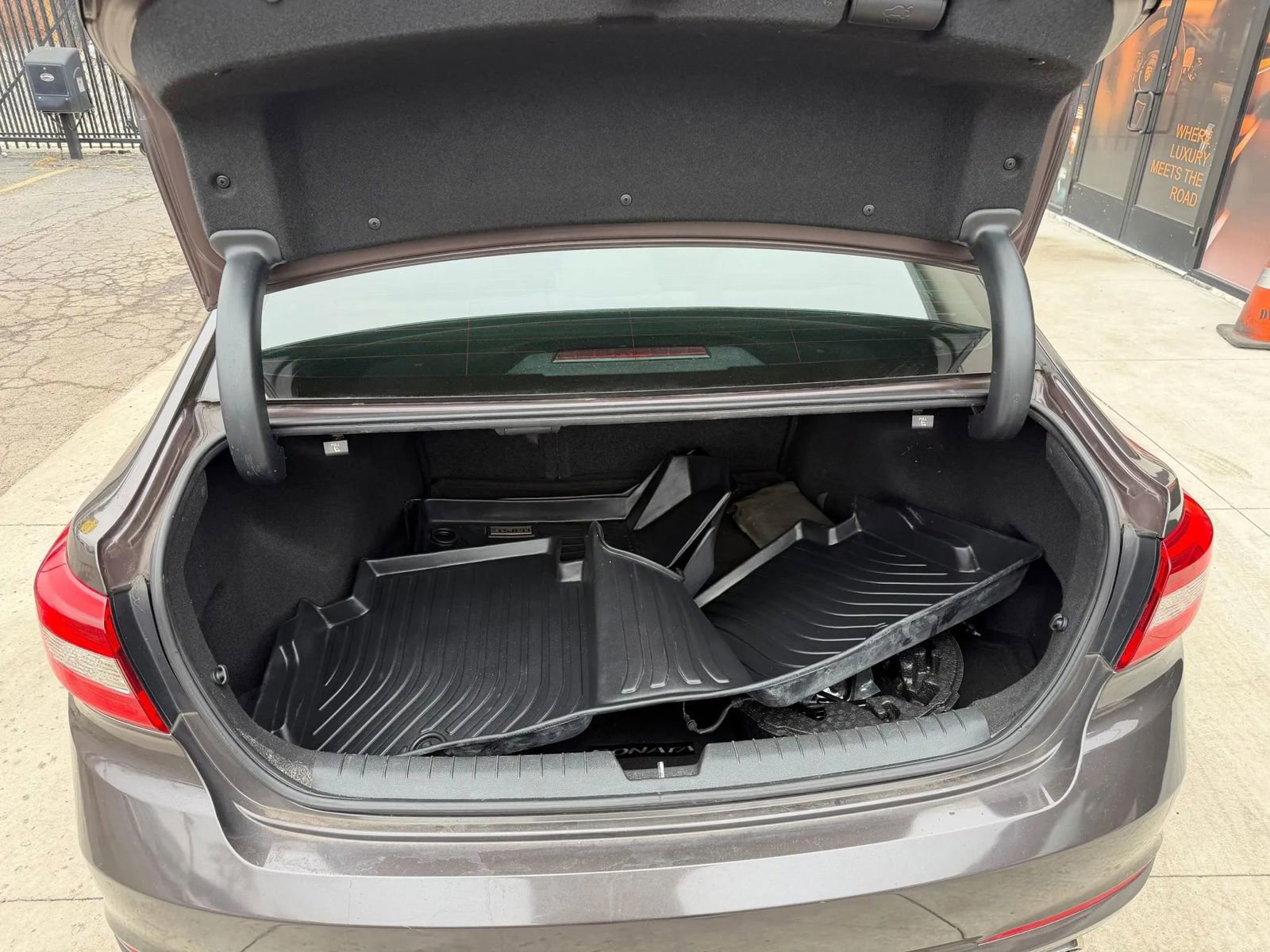 Used 2016 Hyundai Sonata Sport w/ Option Group 02 image 10