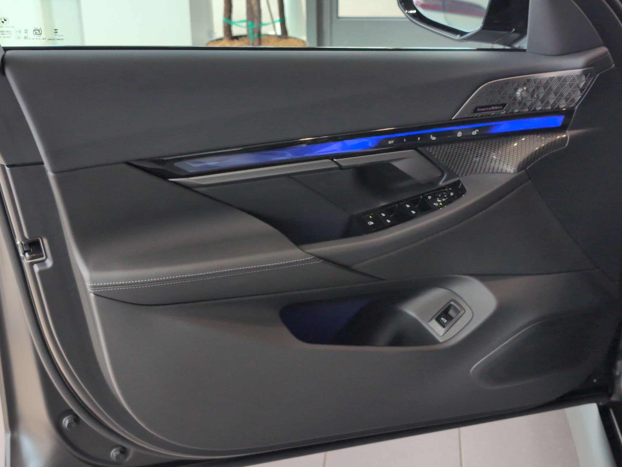 Used 2025 BMW M5 Touring w/ Executive Package image 14