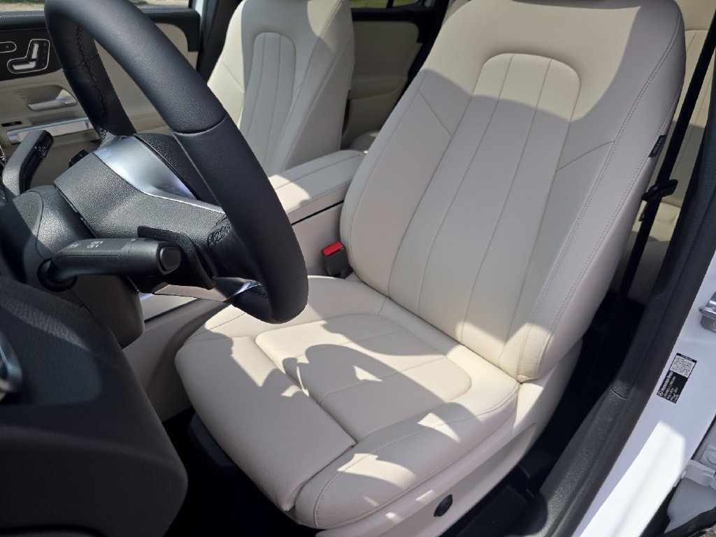 New 2026 Mercedes-Benz GLB 250 4MATIC image 24