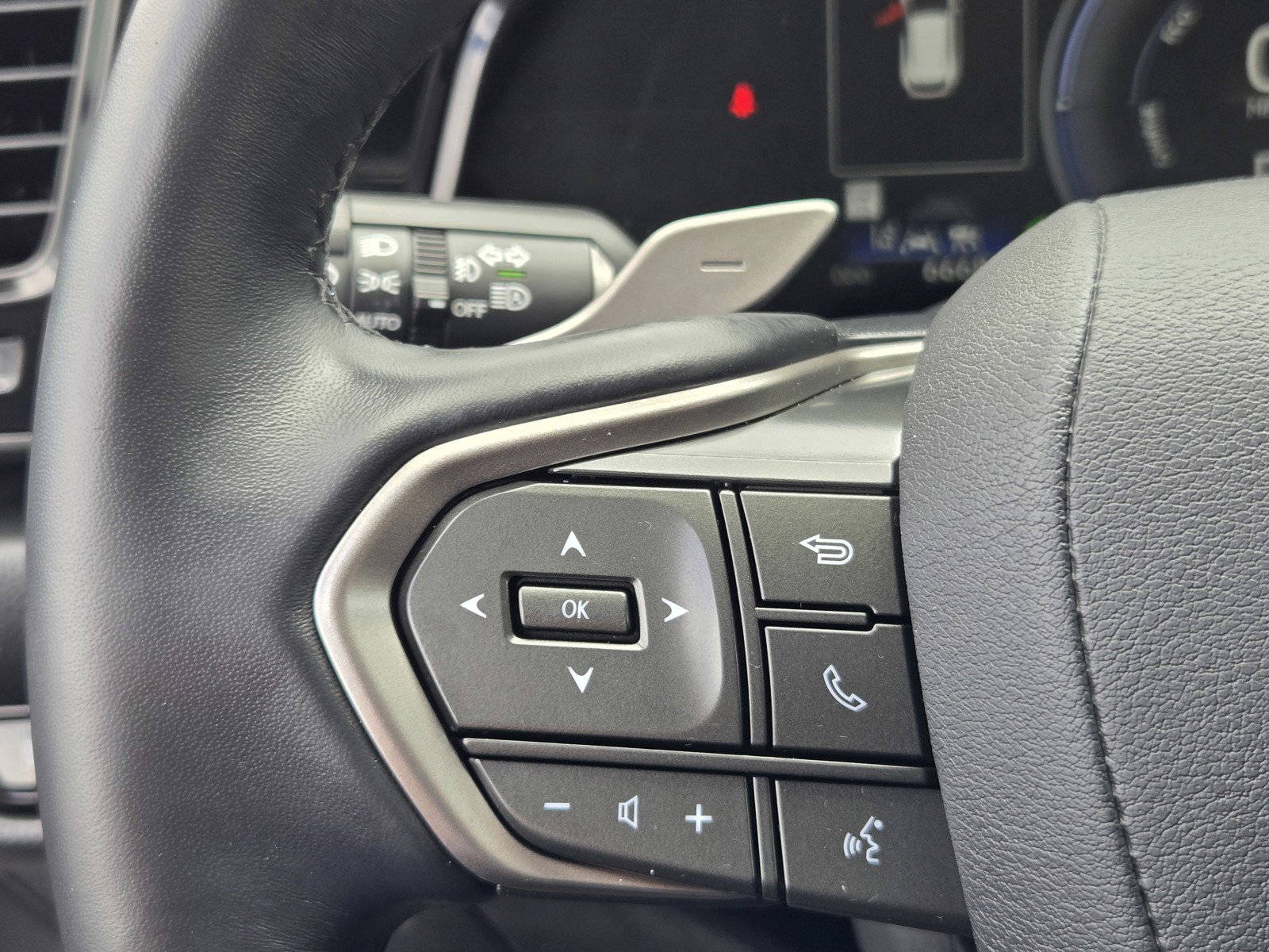 Certified 2025 Lexus NX 350h AWD w/ Premium Package image 25
