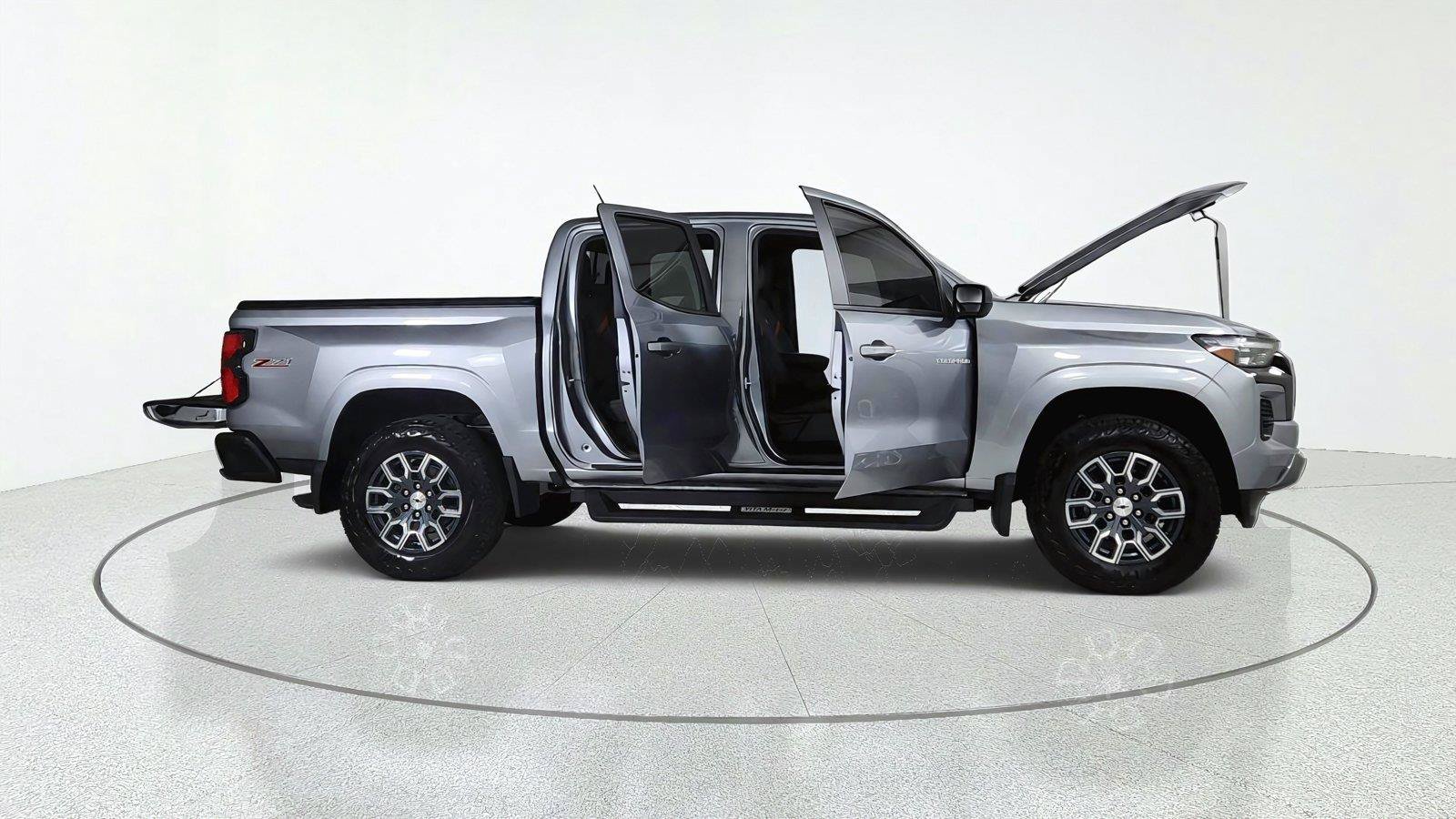 Used 2024 Chevrolet Colorado Z71 w/ Z71 Convenience Package 2 AWD/4WD image 15