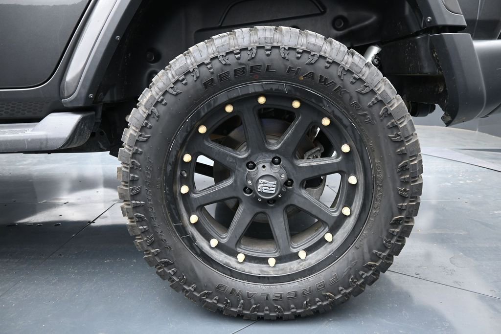 Used 2018 Jeep Wrangler Unlimited Sahara AWD/4WD image 10