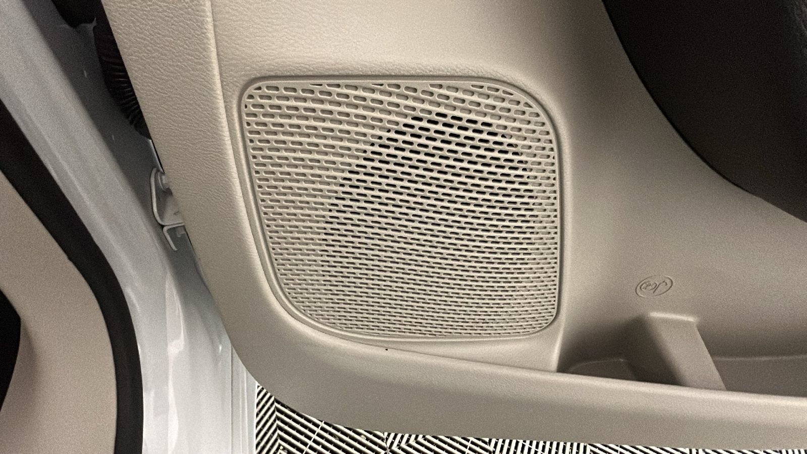 Used 2023 Chrysler Voyager LX FWD image 35