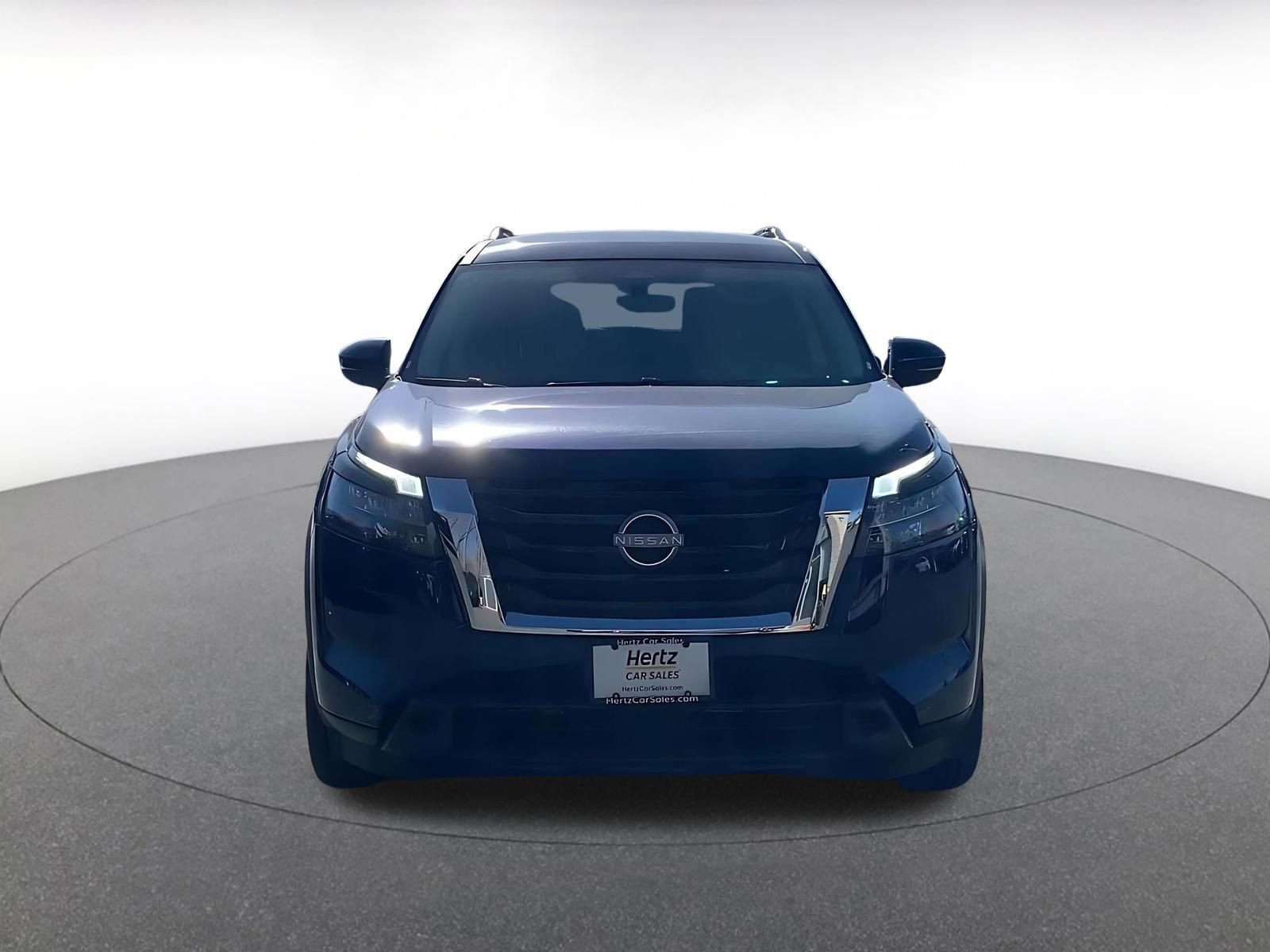 Used 2025 Nissan Pathfinder SV image 4