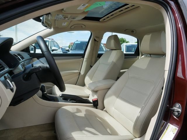 Used 2014 Volkswagen Passat 1.8T SE FWD image 15