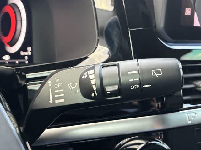 Used 2026 Nissan Pathfinder SL w/ SL Premium Package FWD image 28