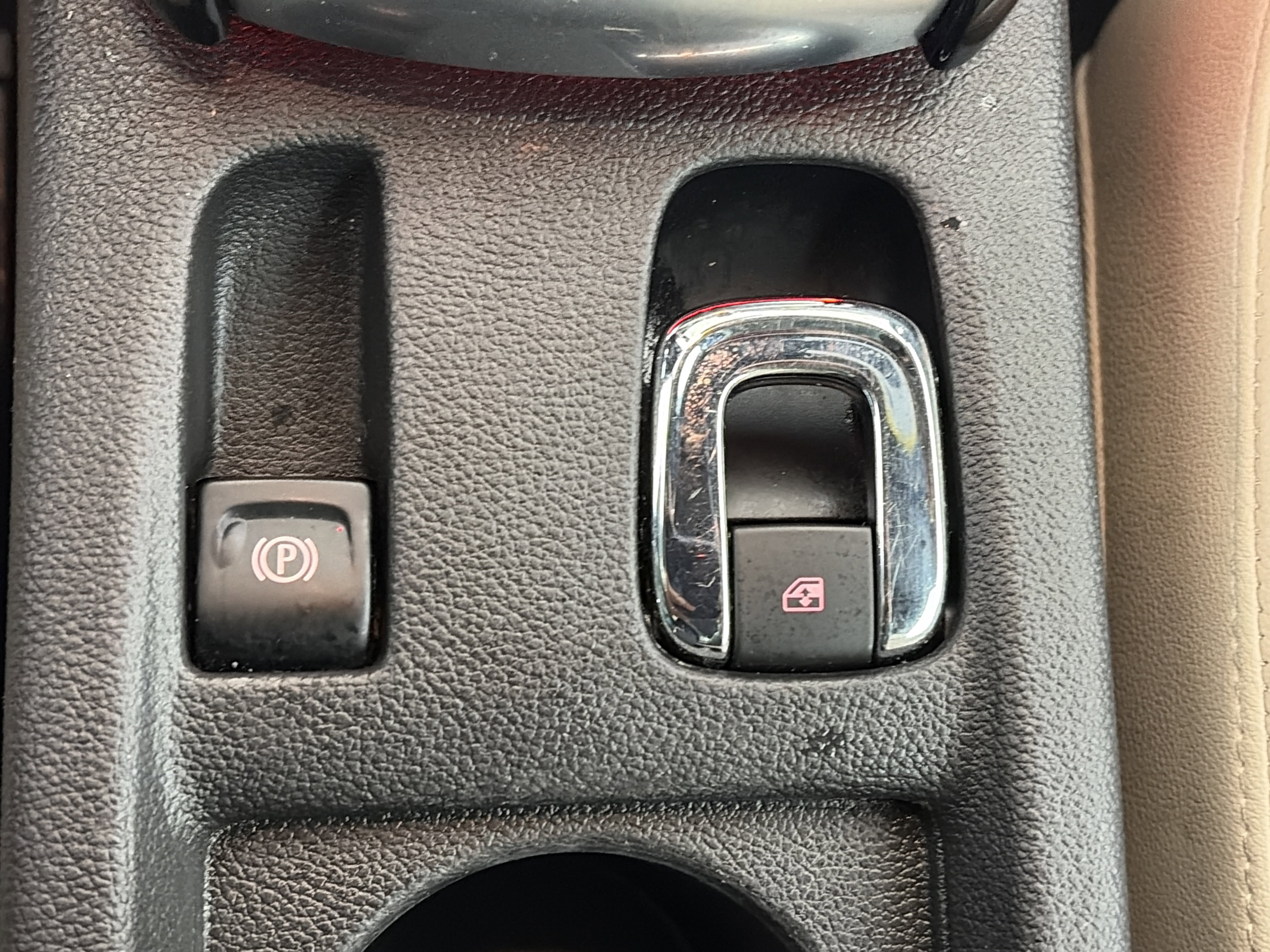 Used 2018 Buick Cascada Premium image 26