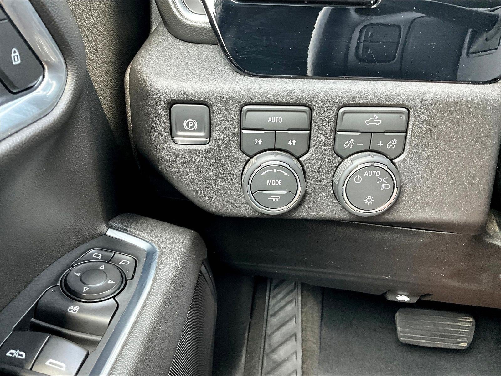 Used 2026 Chevrolet Silverado 1500 LT AWD/4WD image 36