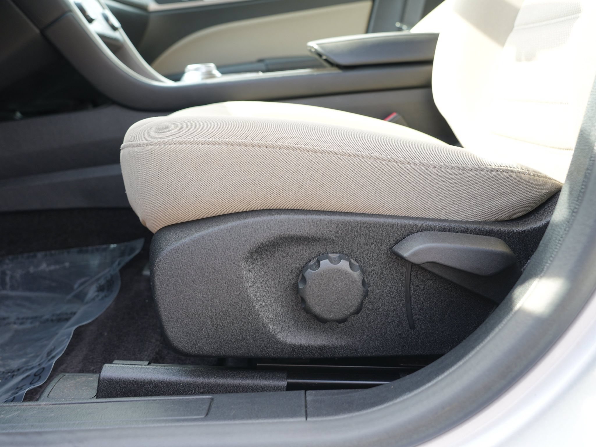 Used 2017 Ford Fusion S FWD image 16