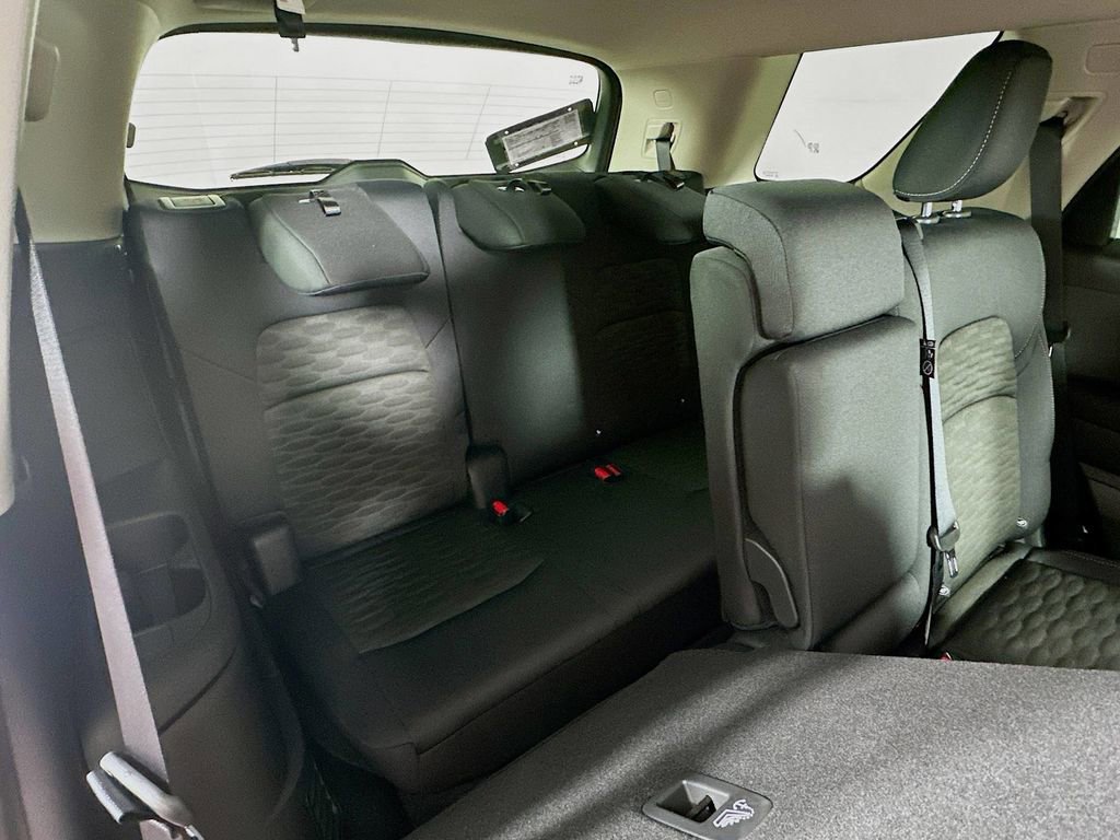 New 2025 Nissan Pathfinder SV image 34