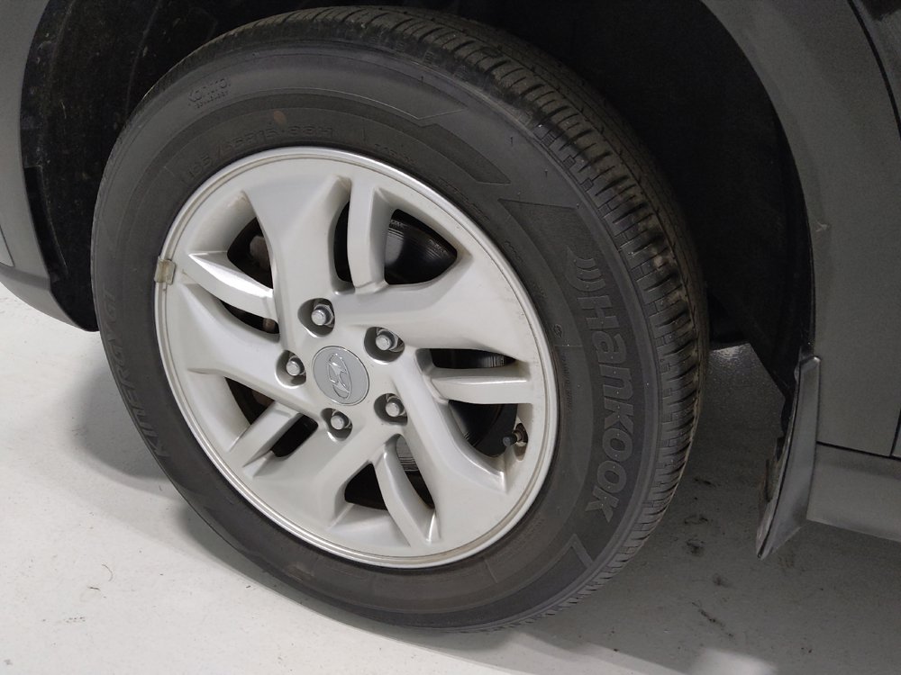 Used 2023 Hyundai Venue SE FWD image 31