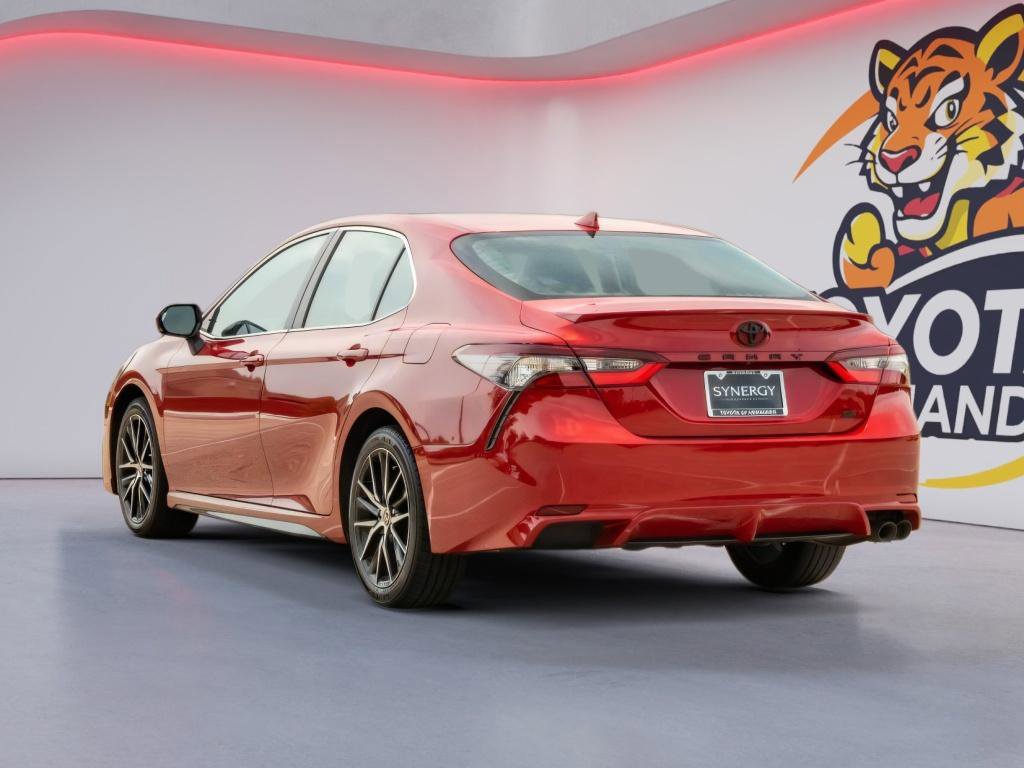 Used 2022 Toyota Camry SE w/ Convenience Package FWD image 7