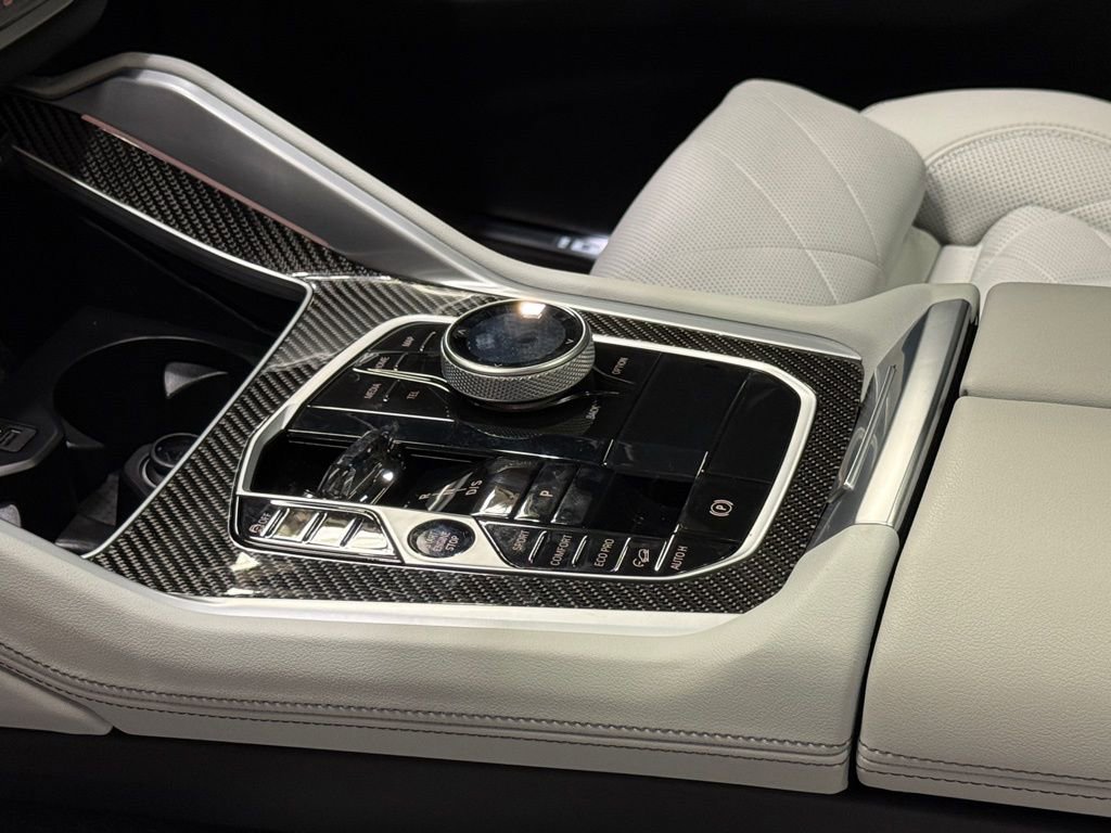 Used 2024 BMW X6 M60i w/ Dynamic Handling Package image 12