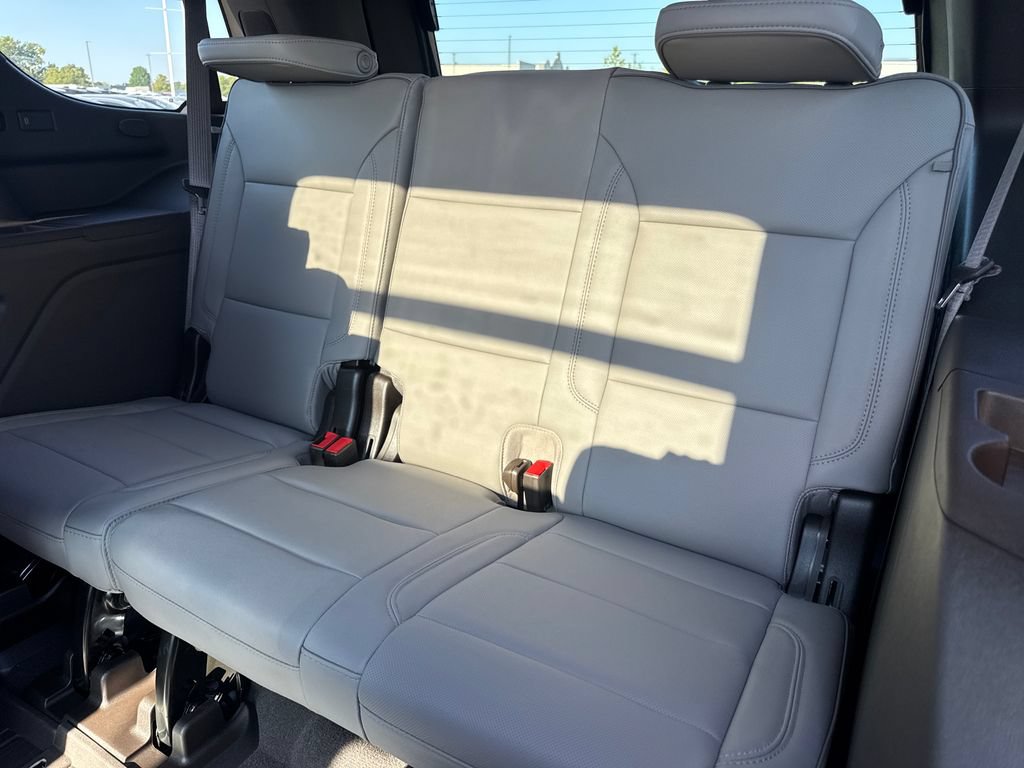 New 2026 GMC Yukon Elevation w/ Elevation Premium Package AWD/4WD image 12